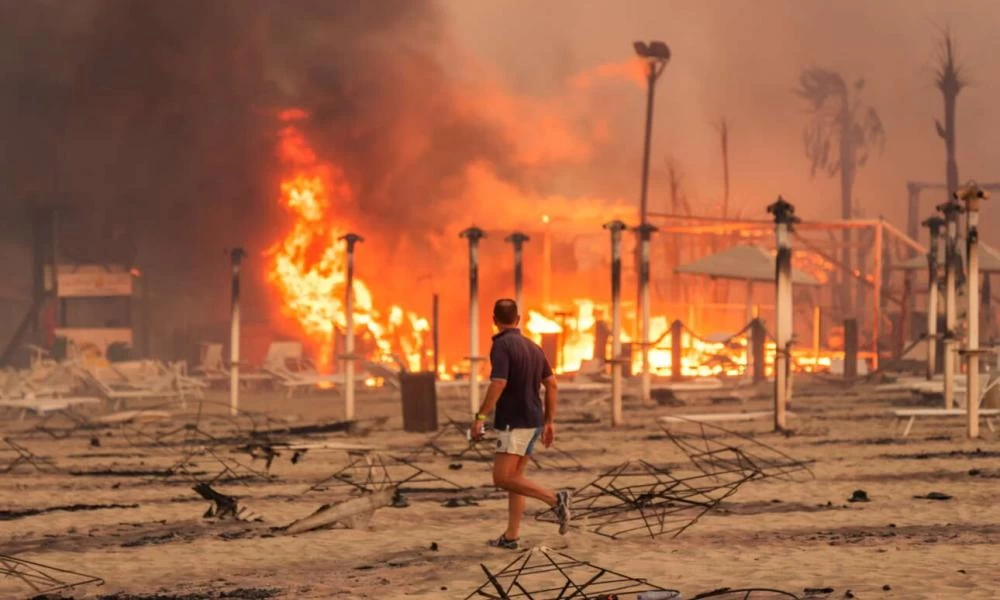 Φωτιές στην Ιταλία: Χειροπέδες σε δυο αγρότες στη Σικελία